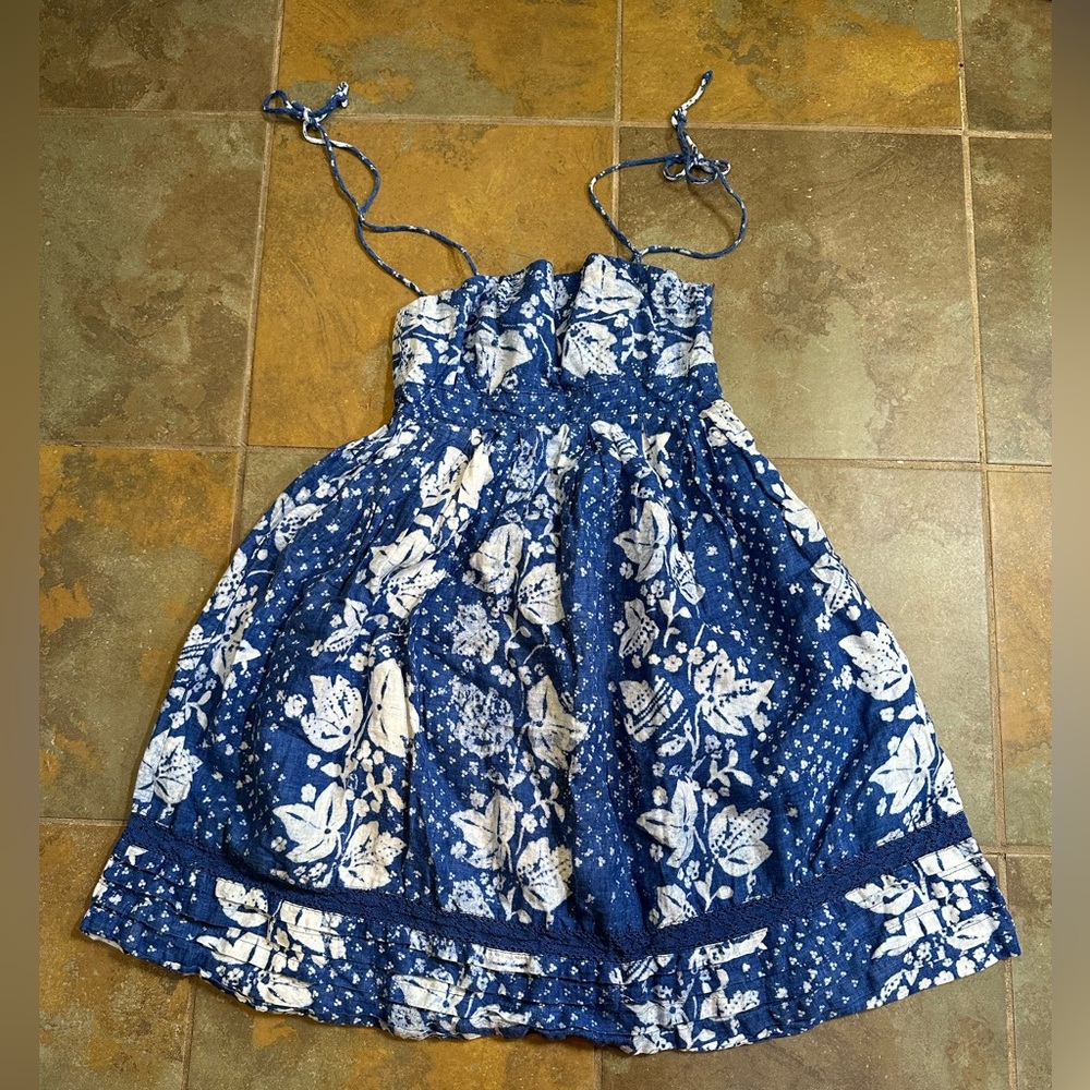 GAP Floral Batik Dress Blue/White 100% linen Size 0